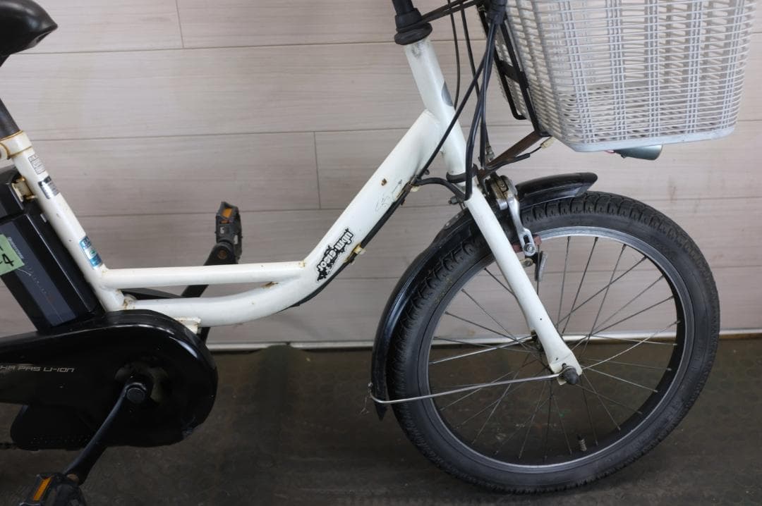 両立スタンドに変更ブリヂストン製)18インチ3段　8.1Ah（4点灯）充電器あり