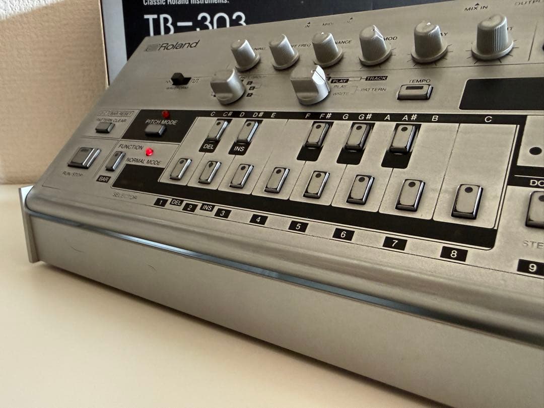 roland boutique TB-03 ベースライン　TB-303