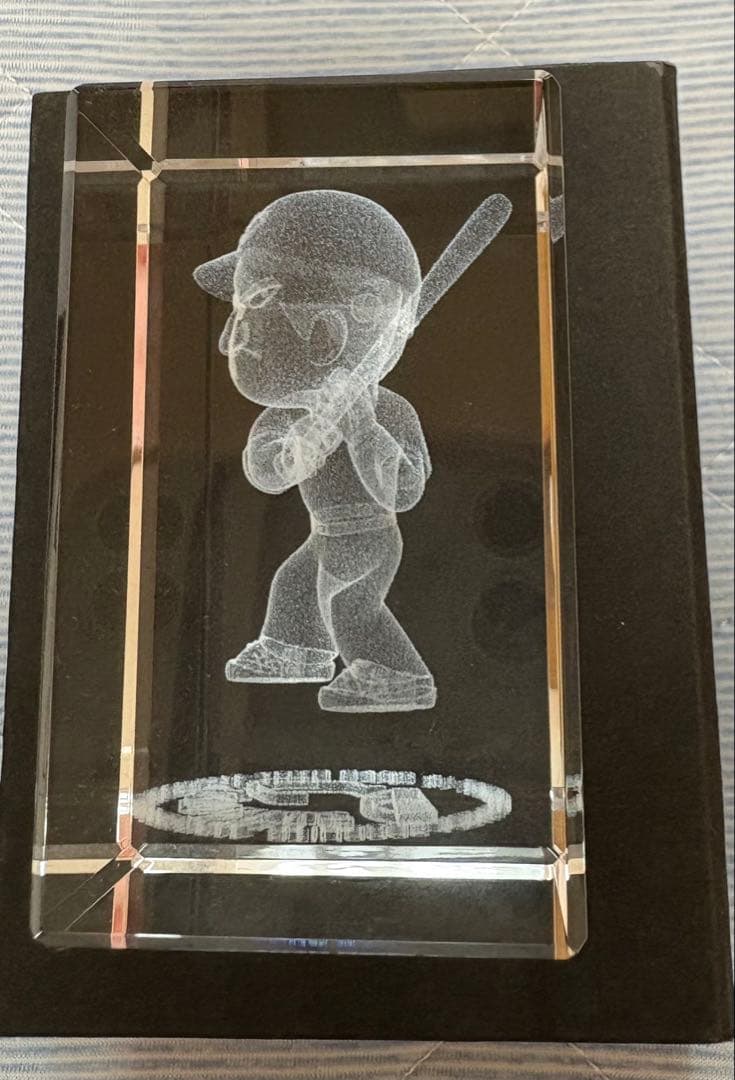 前田智徳 2000本安打達成記念品クルスタル