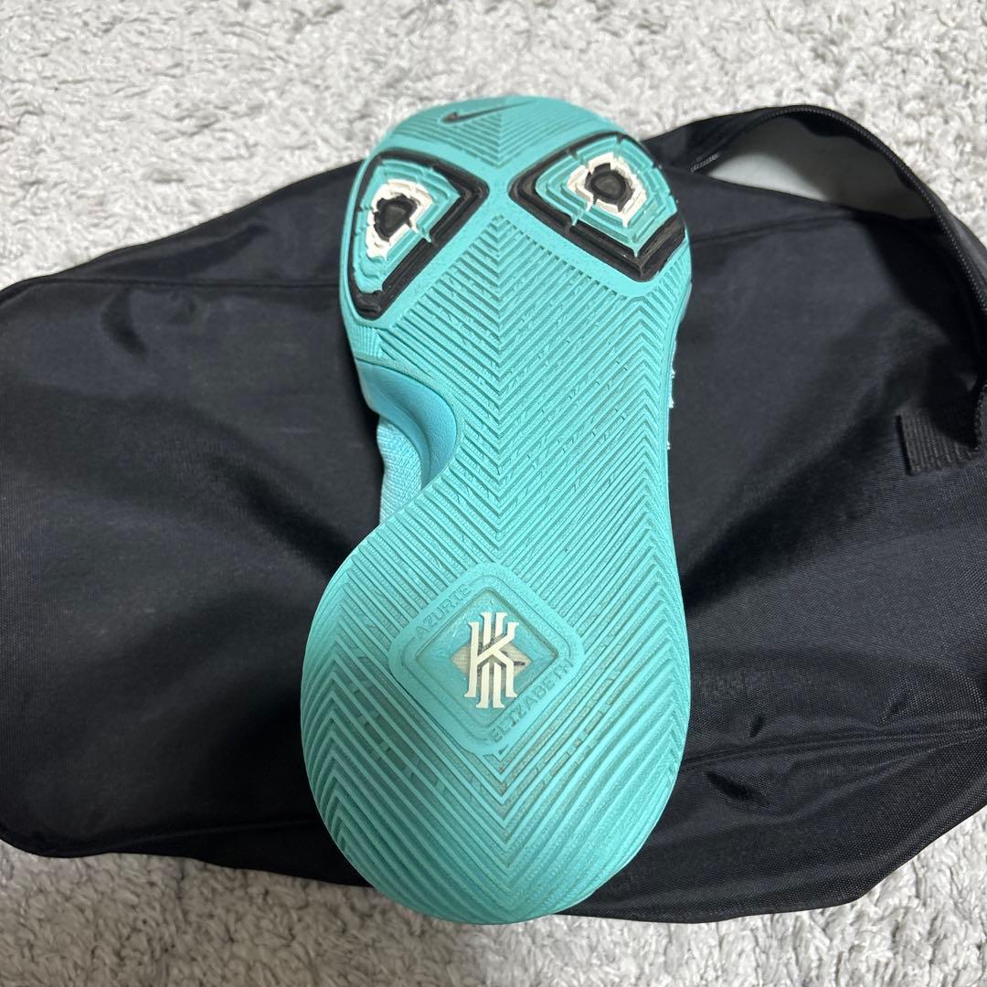 NIKE Kyrie 3 Aqua Tiffany バッシュケース付き