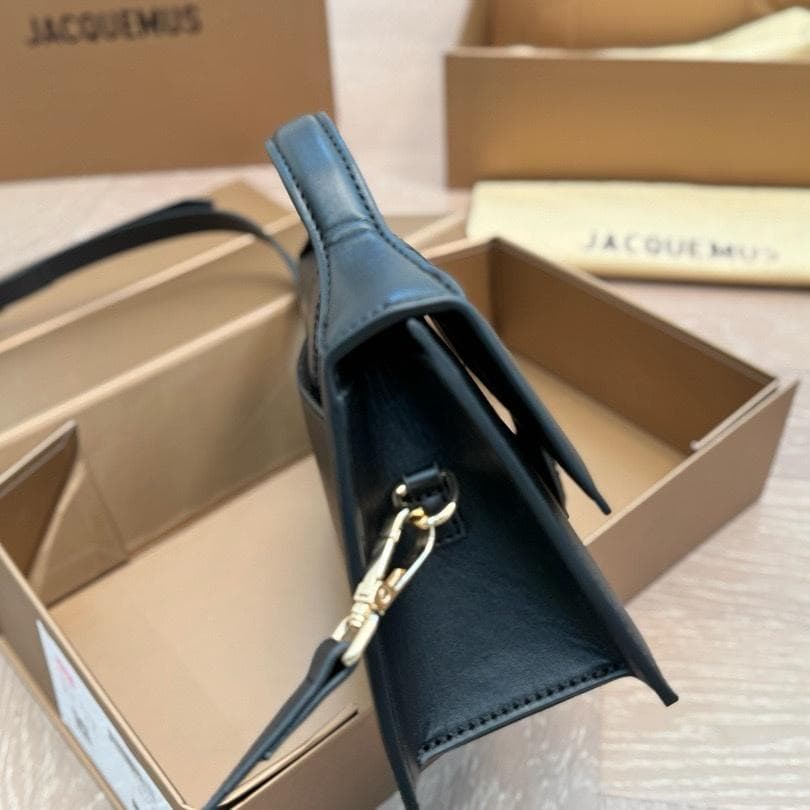 JACQUEMUS ブラックレザー ショルダーバッグ
