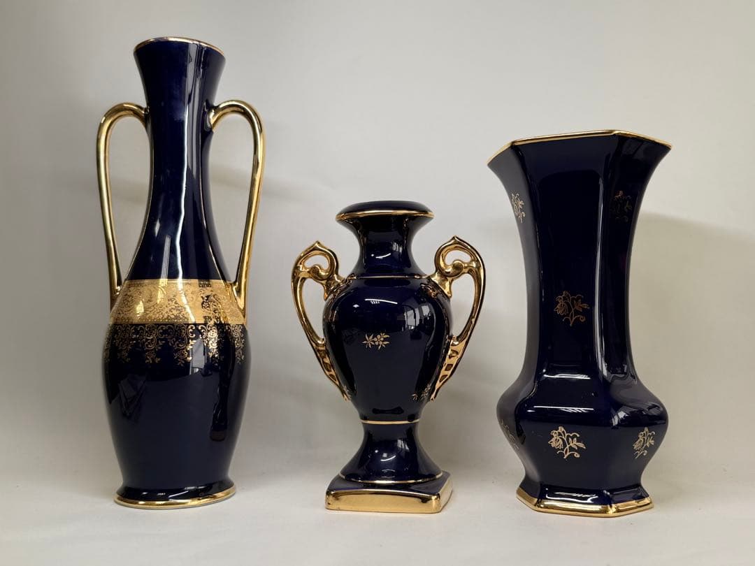 T25 LIMOGES CASTEL リモージュ22金彩磁器 飾瓶３点まとめ