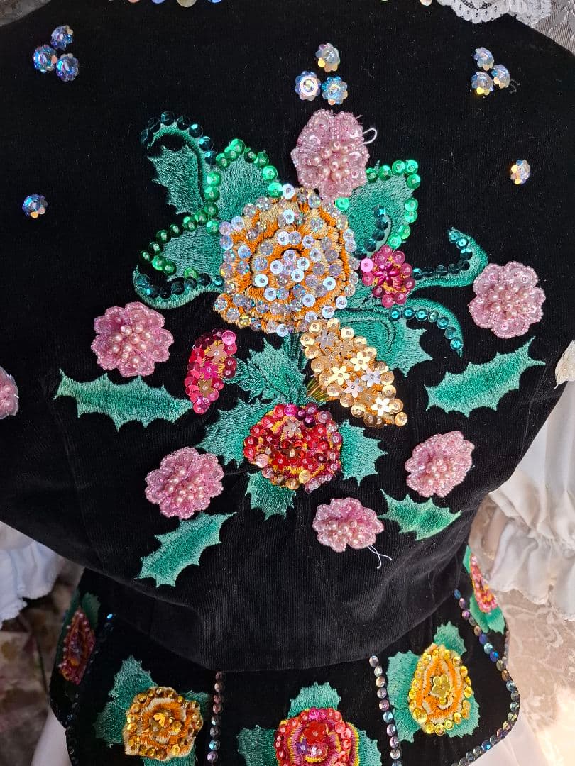 フォークダンス、チャコットベスト手刺繍