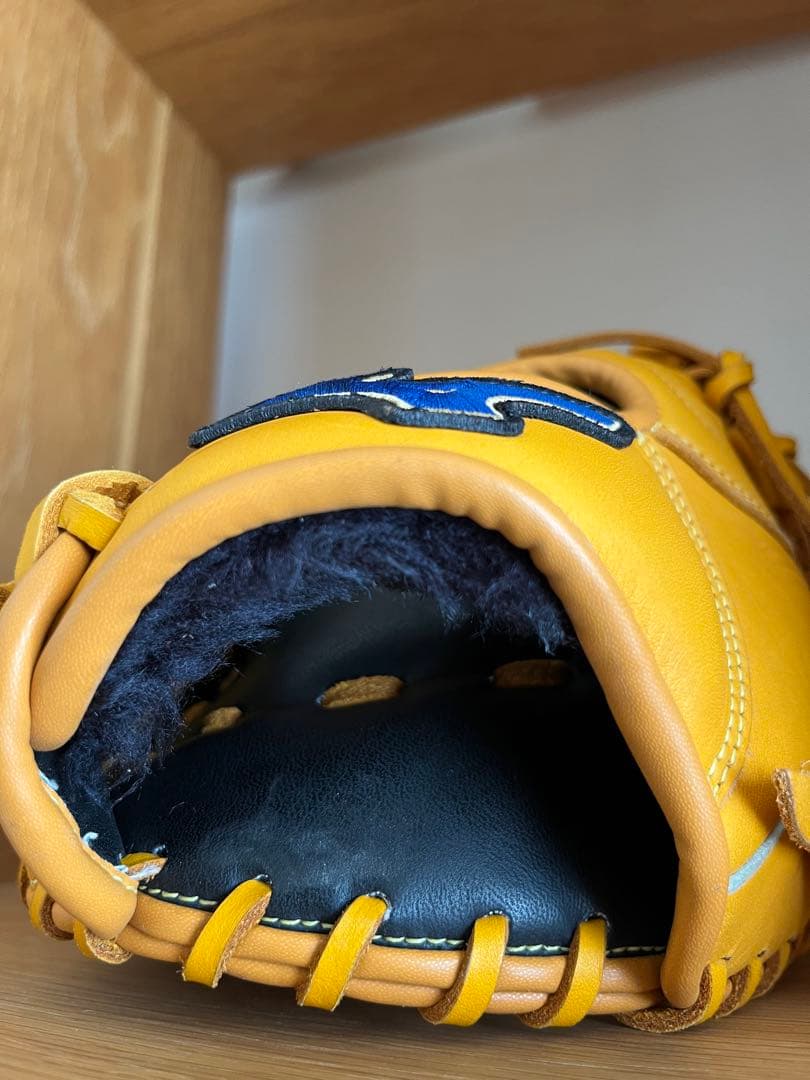 くー　Mizuno BuwLeague 軟式用グローブ イエロー