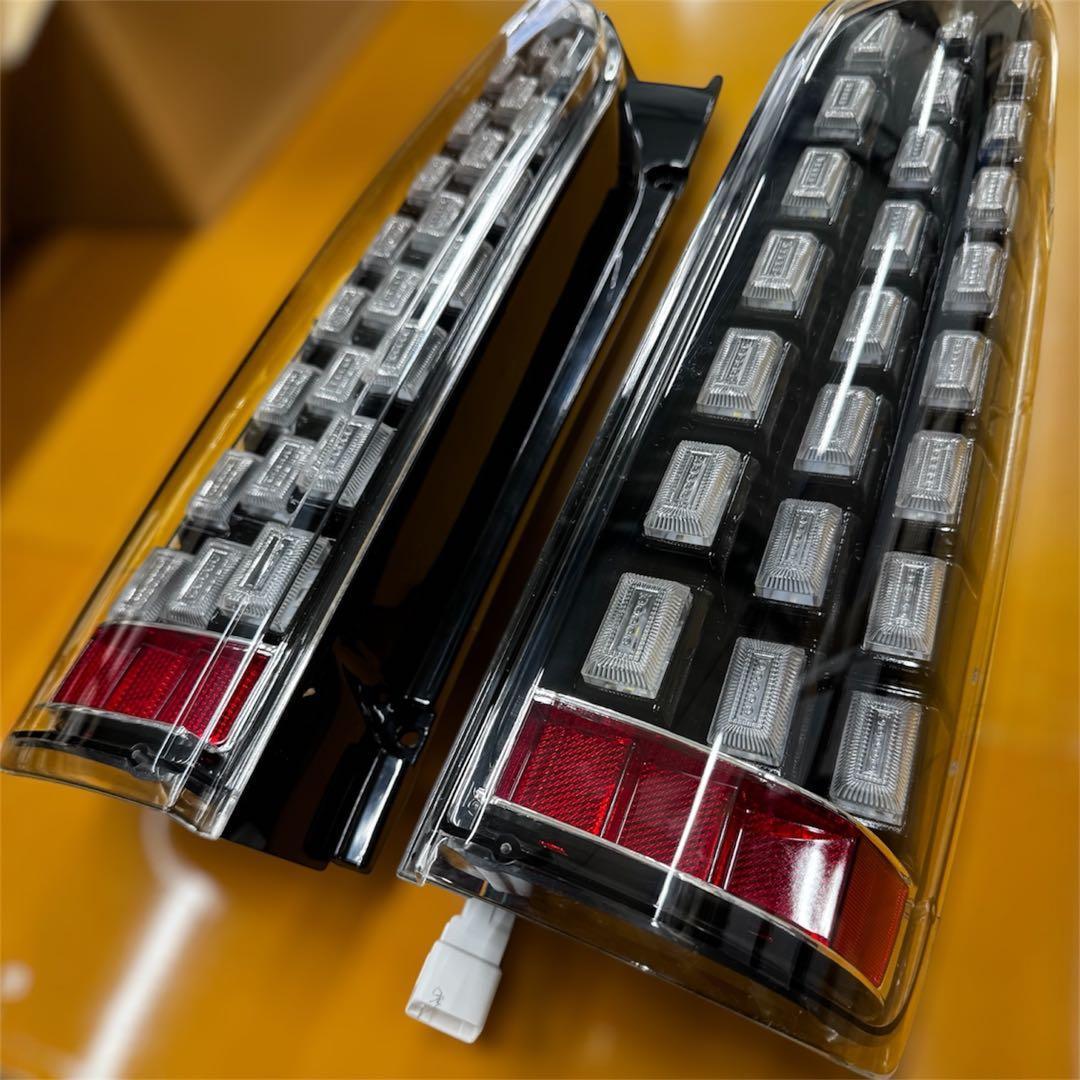 ハイエース200系　テールランプ レジアスエース LED ブロック ブラック