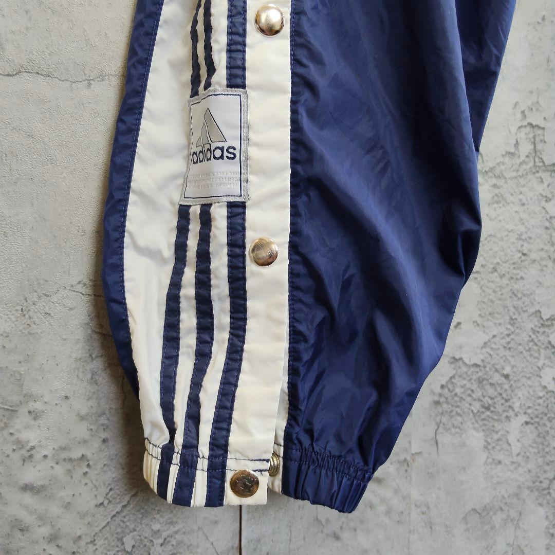 ヴィンテージ adidasナイロンパンツ　3本線　シャカシャカ　トラックパンツ