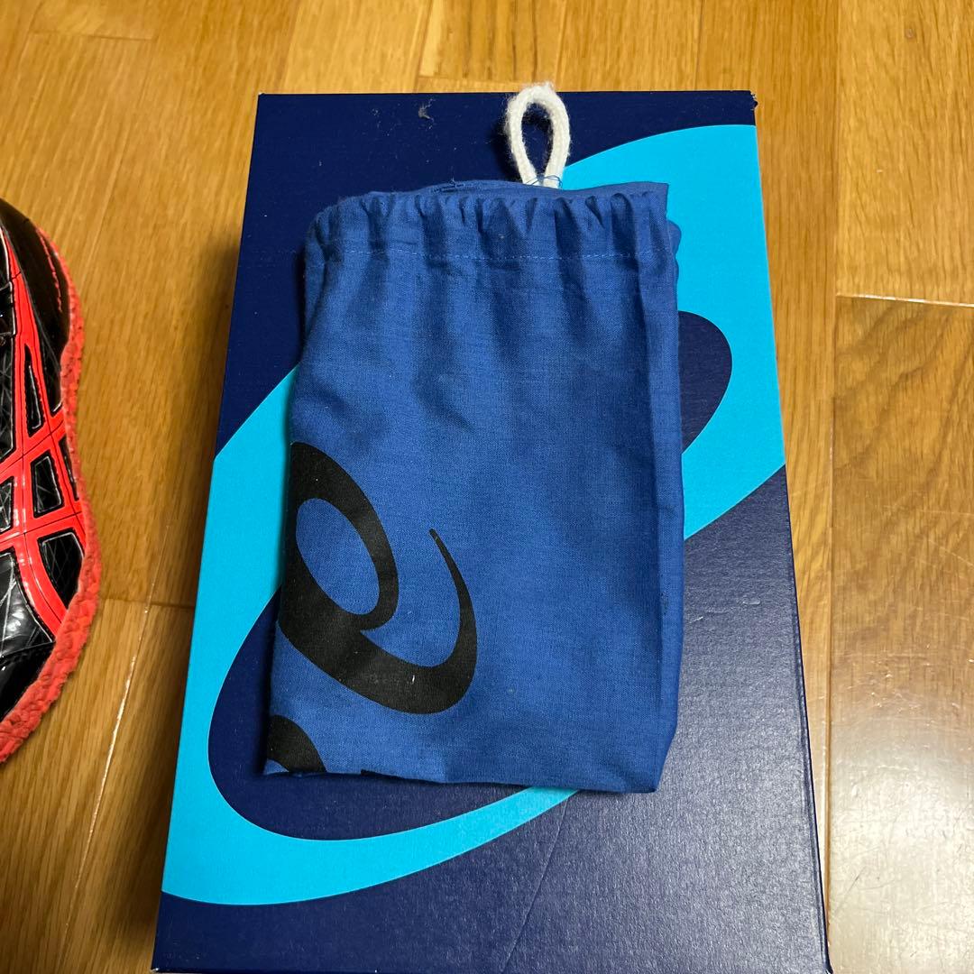 少し汚れはありますがほぼ新品。針2本ありません。