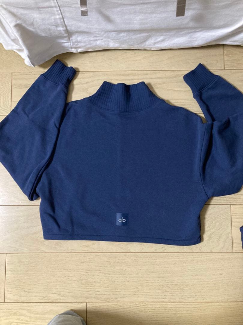 ヨガ・ピラティス ALO Cropped Serenity Coverup -Navy