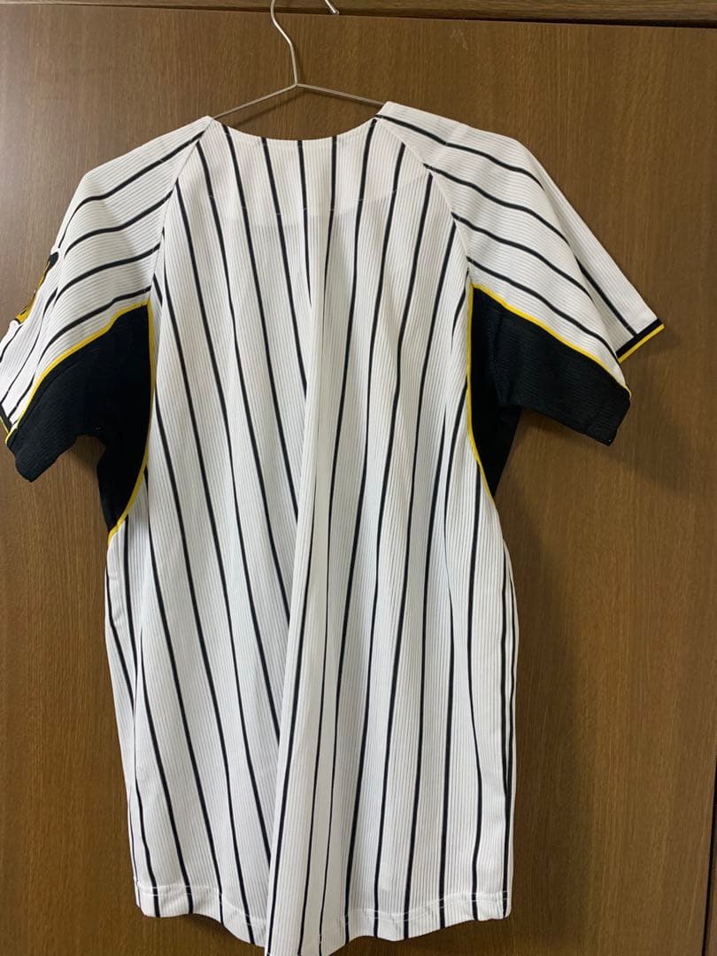 （即日発送）阪神タイガースMサイズ背番号なしプルオーバーユニフォーム