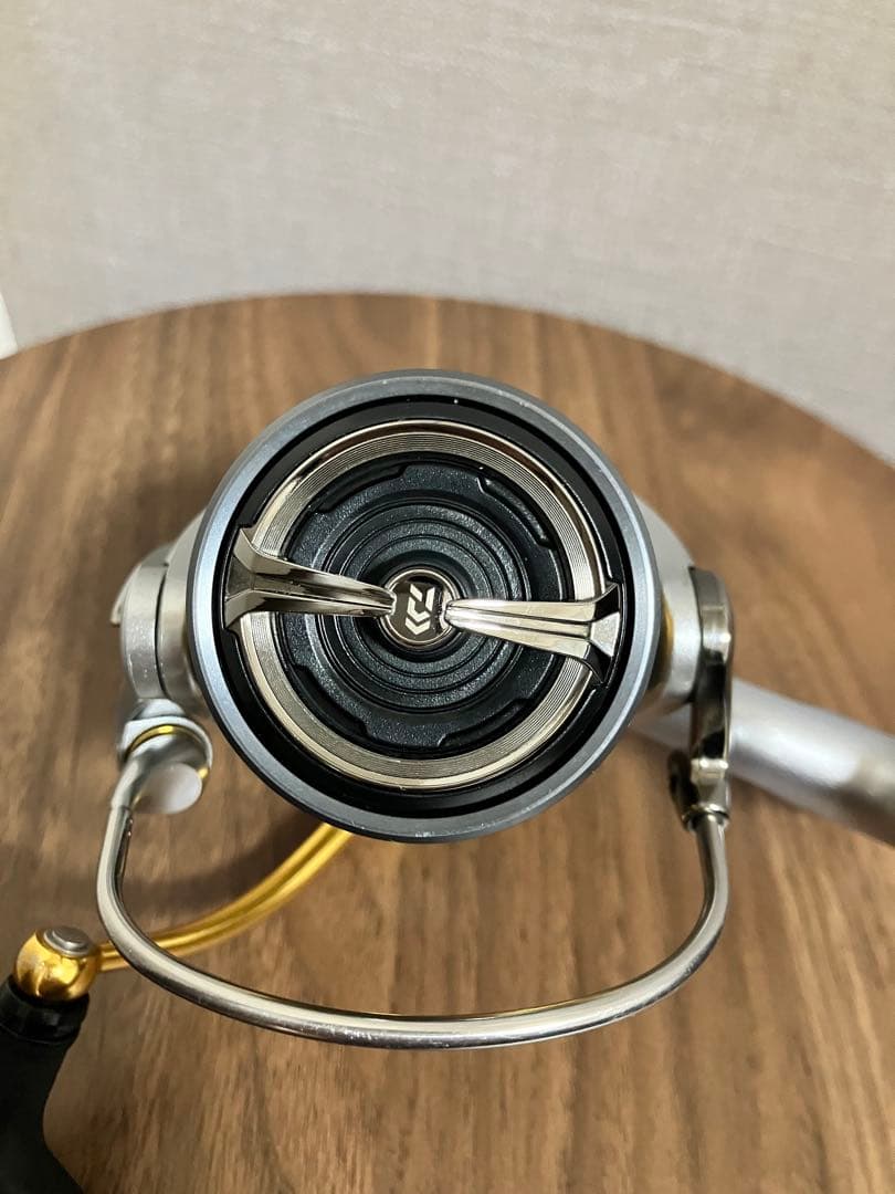 Daiwa スピニングリール　21フリームスLT3000-CXH