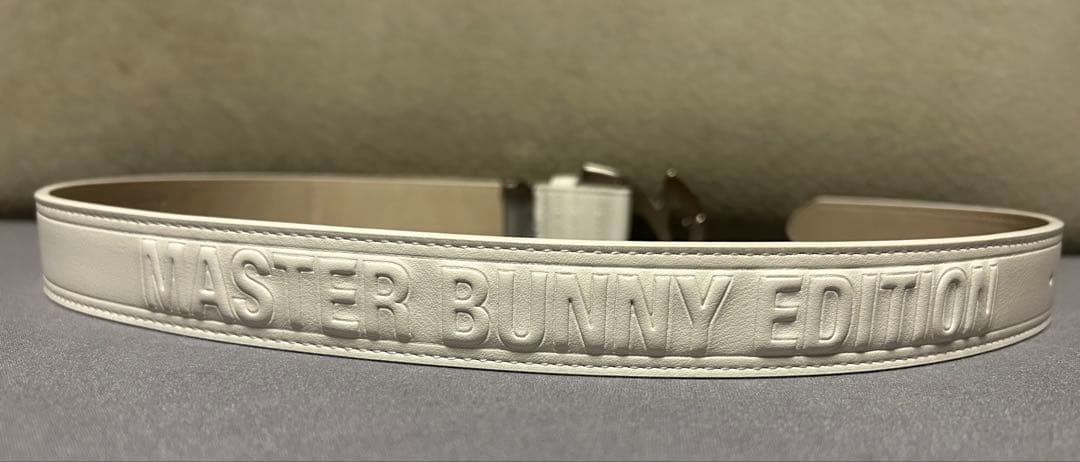 MASTER BUNNY EDITION ホワイト レザーベルト
