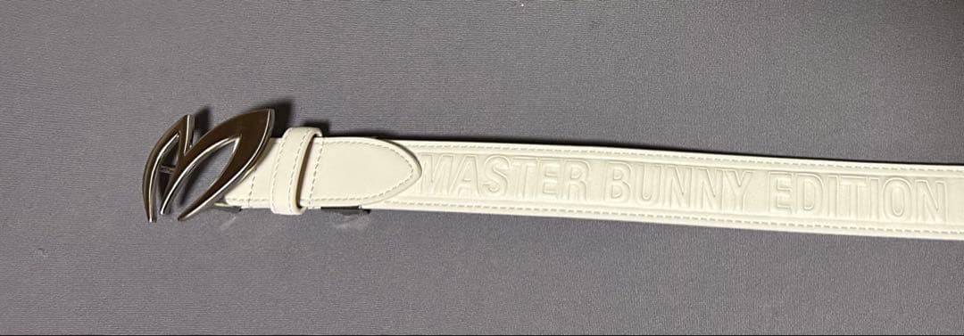 MASTER BUNNY EDITION ホワイト レザーベルト