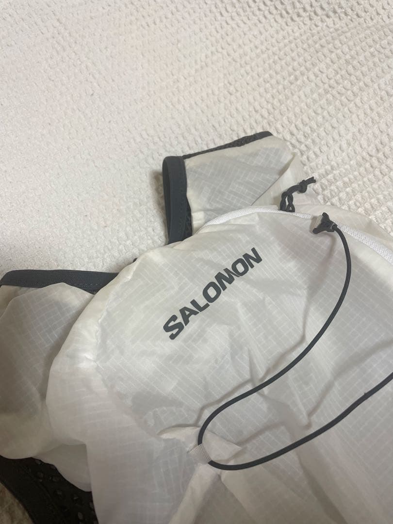 Salomon active skin 8Mサイズ ランニングベスト ホワイト