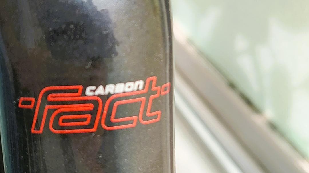 ❖SPECIALIZED FACT カーボンフォーク❖700C　ショック減衰