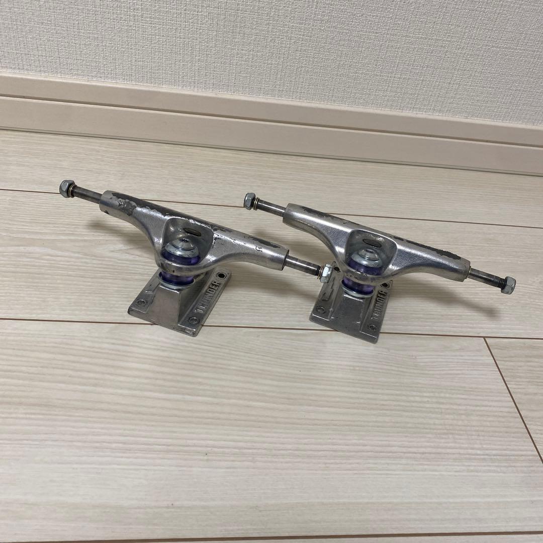 スケートボード THUNDER TRUCKS 148 inverted