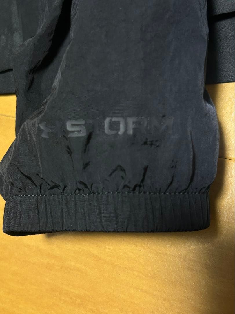 Under Armour ウィンドブレーカーとパンツ