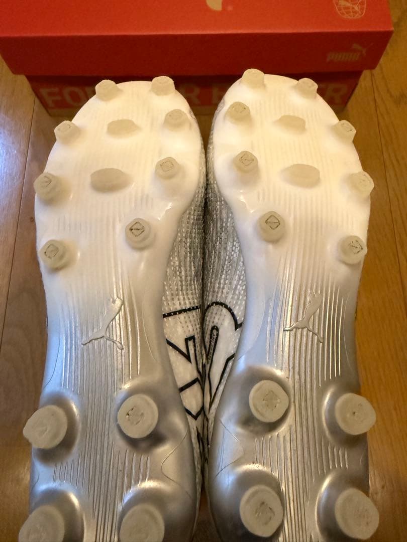 フューチャー7 アルティメット HG/AGサッカースパイク　PUMA 26cm