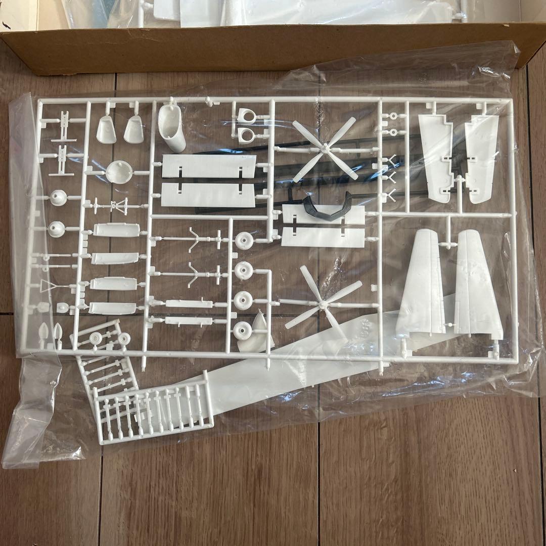 YS-11 型機 AIRPLANE 東亜国内航空仕様1/72 SCALE レトロ