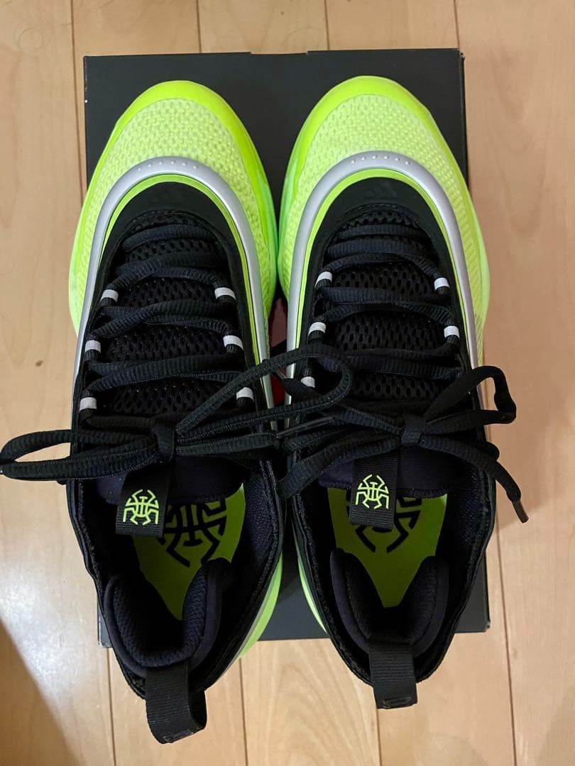 adidas、D.O.N. Issue 6、25.5センチ