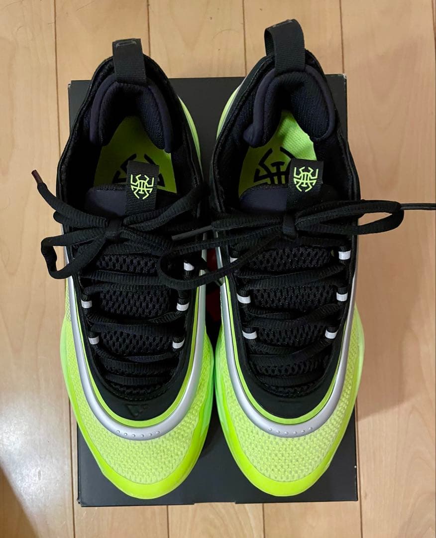 adidas、D.O.N. Issue 6、25.5センチ