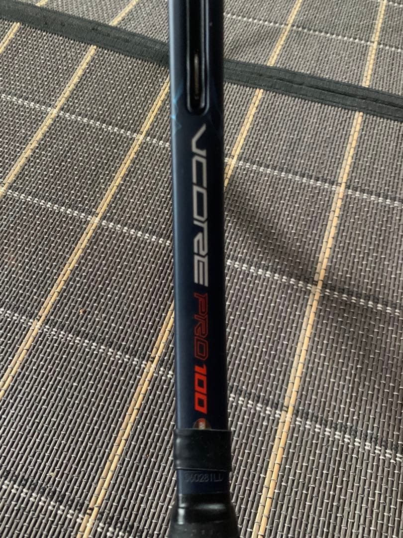 YONEX VCORE PRO 100 テニスラケット　G2