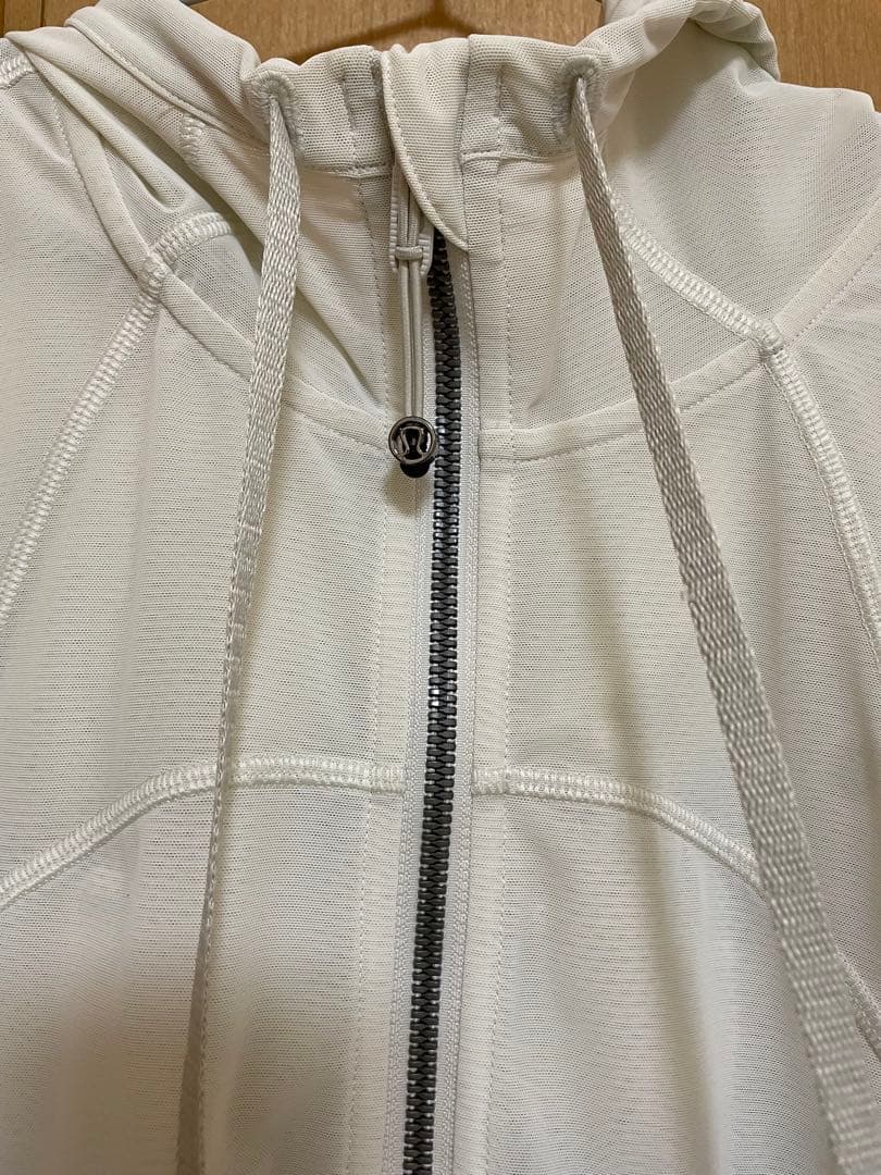 【最終値下げ】ルルレモンDefine フード付きクロップジャケット　サイズ8