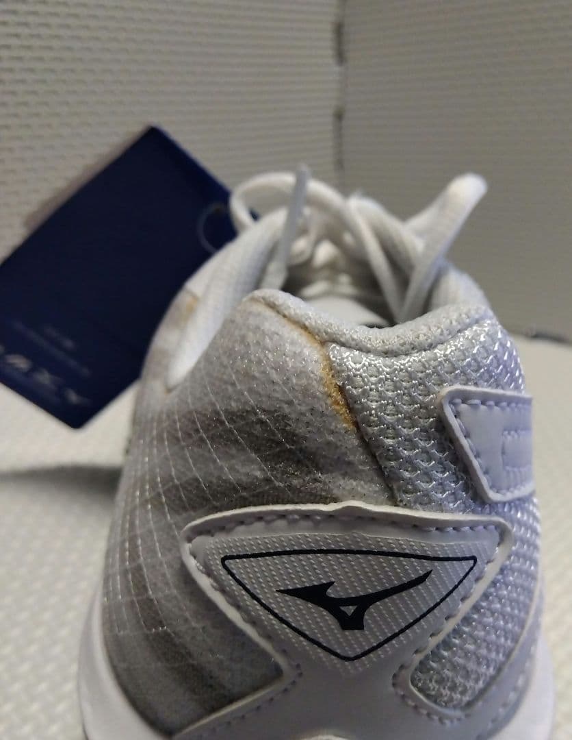 Mizuno Wave Claw バドミントンシューズ ホワイト