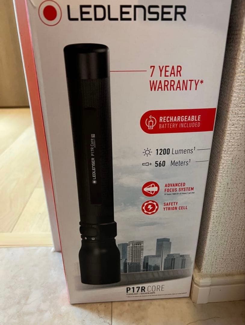 LEDLENSER P17R CORE 懐中電灯