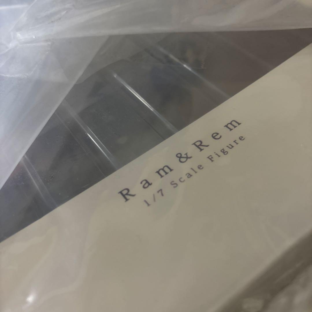 Re:ゼロから始める異世界生活 ラム＆レム　1/7スケールフィギュア　FuRyu