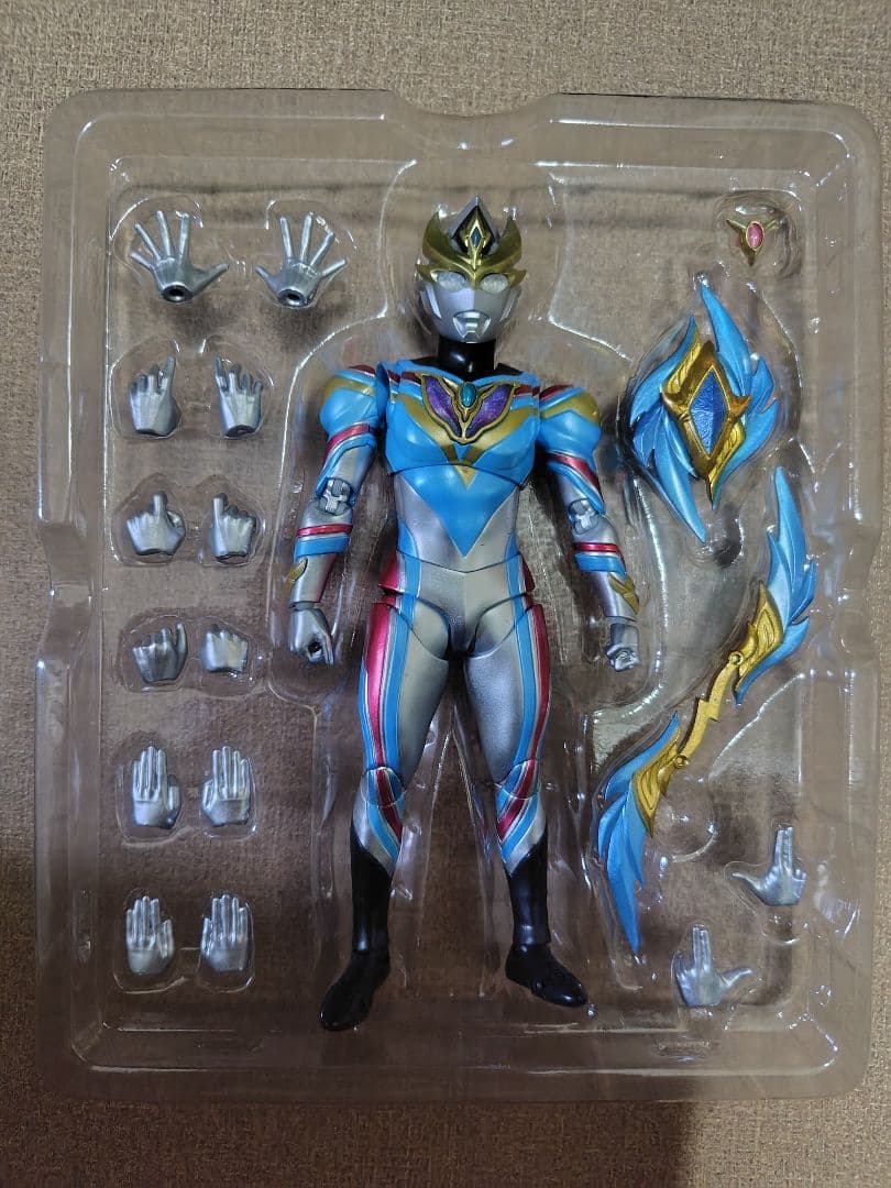 特撮 ULTRAMAN DECKER DYNAMIC TYPE SHFiguarts