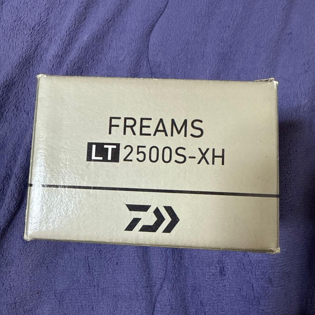 18FREAMS LT 2500S-XH スピニングリール 18フリームス　バス