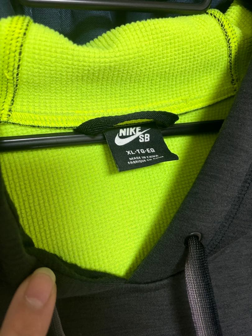 NIKE SB フード付きパーカー XL グレー　ナイキ