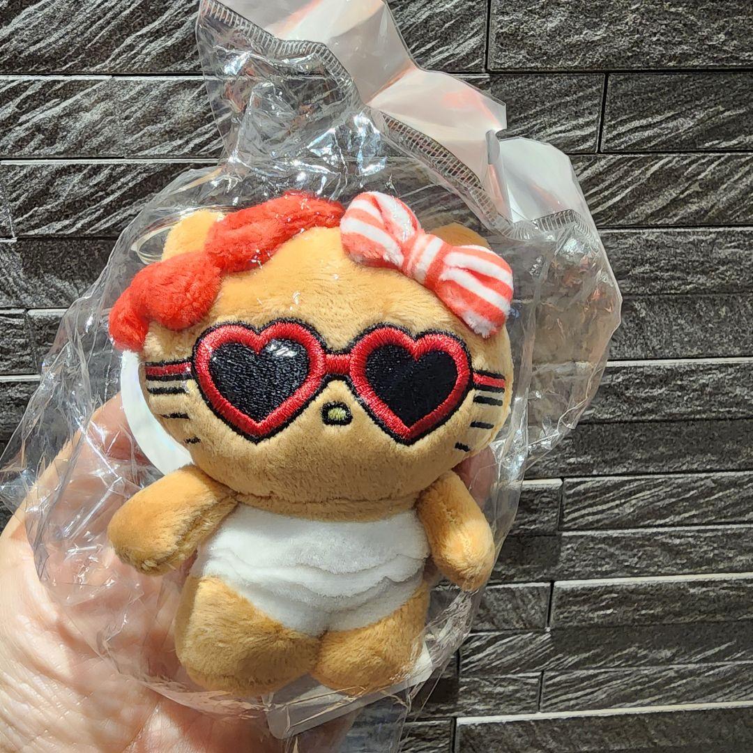 Lovetoxicハローキティコラボ 日焼けマスコットキーチェーバッグチャーム