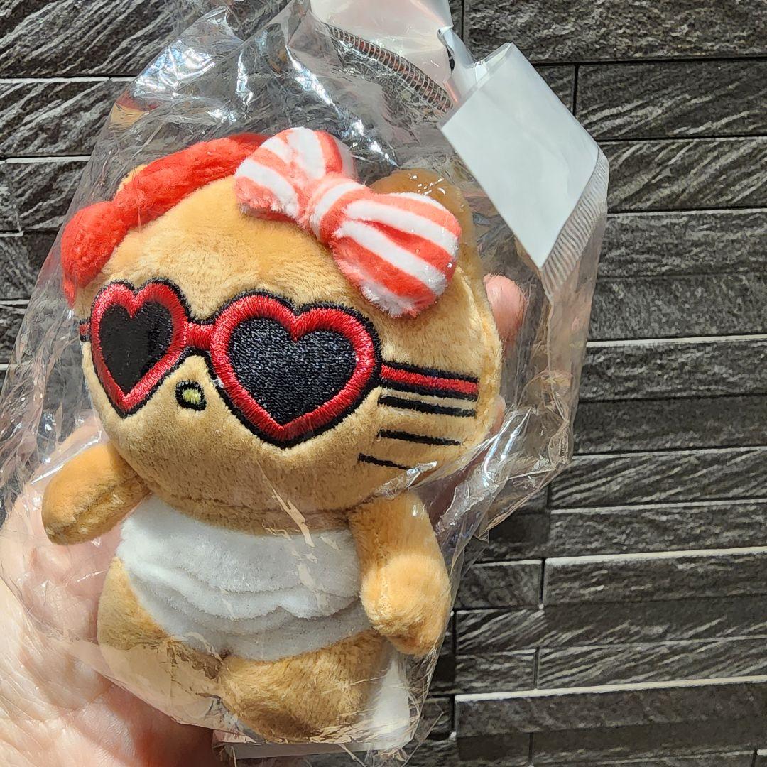 Lovetoxicハローキティコラボ 日焼けマスコットキーチェーバッグチャーム