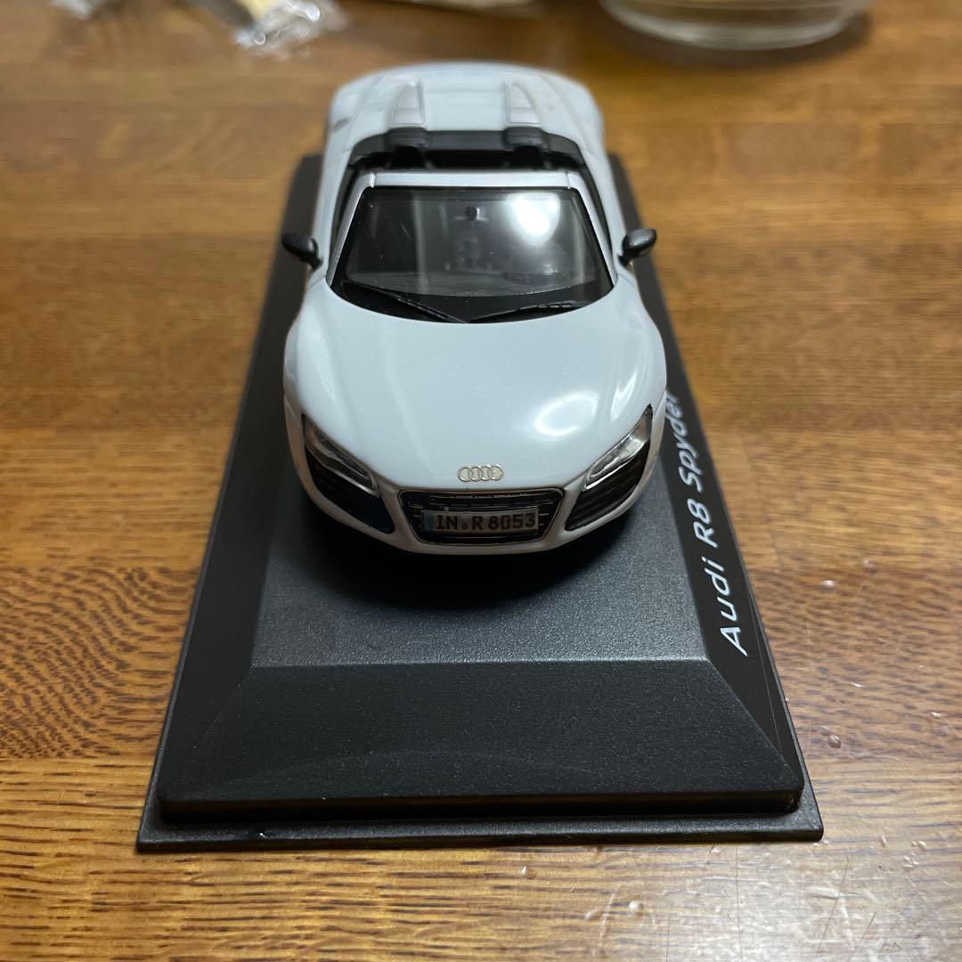 ミニカー schuco 1/43 audi r8 spyder
