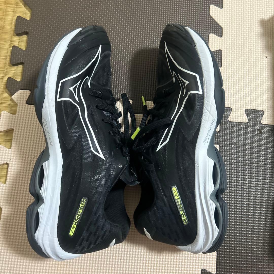 Mizuno Wave Lightning Z4 バレーボールシューズ 黒