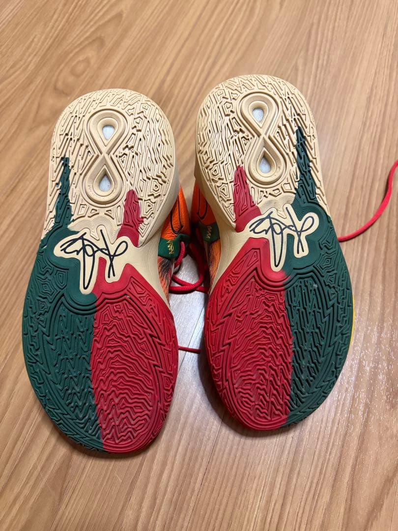 NIKE カイリー　バッシュ