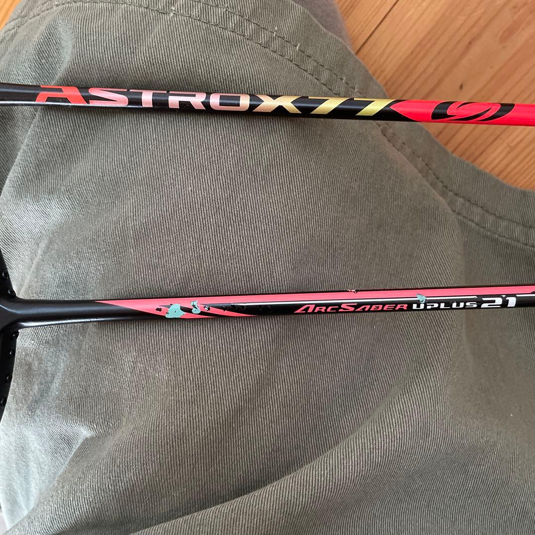 ラケット YONEX ASTROX77
YONEX ARCSABER UPLUS21