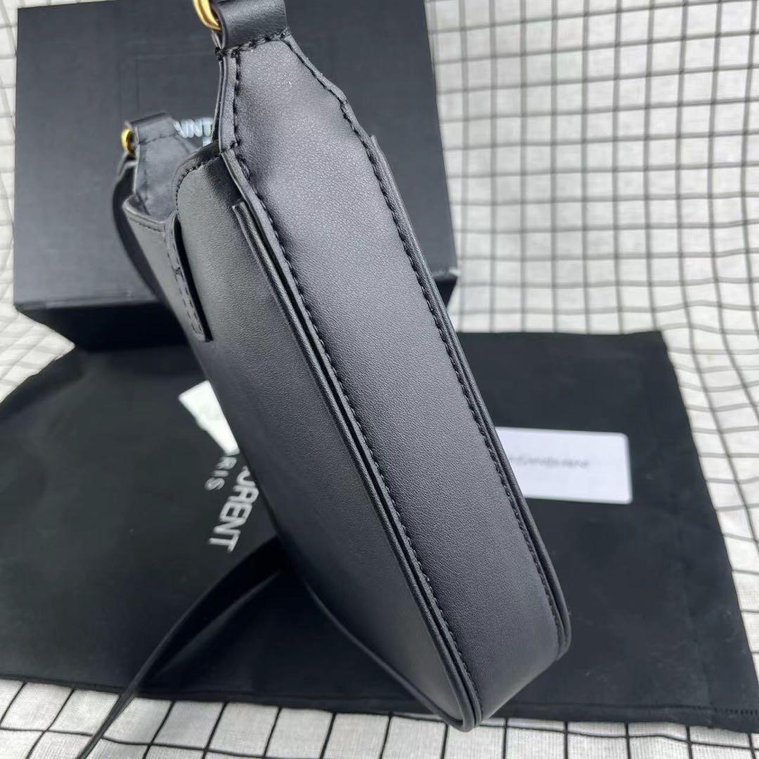 YSL サンローラン バーティカルLE5 A7 フォンホルダー ショルダーバッグ
