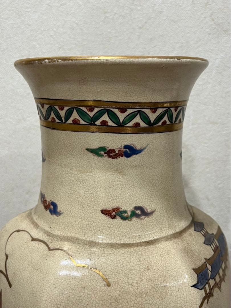 【送料込み】花瓶　壺　中国　色絵　置物