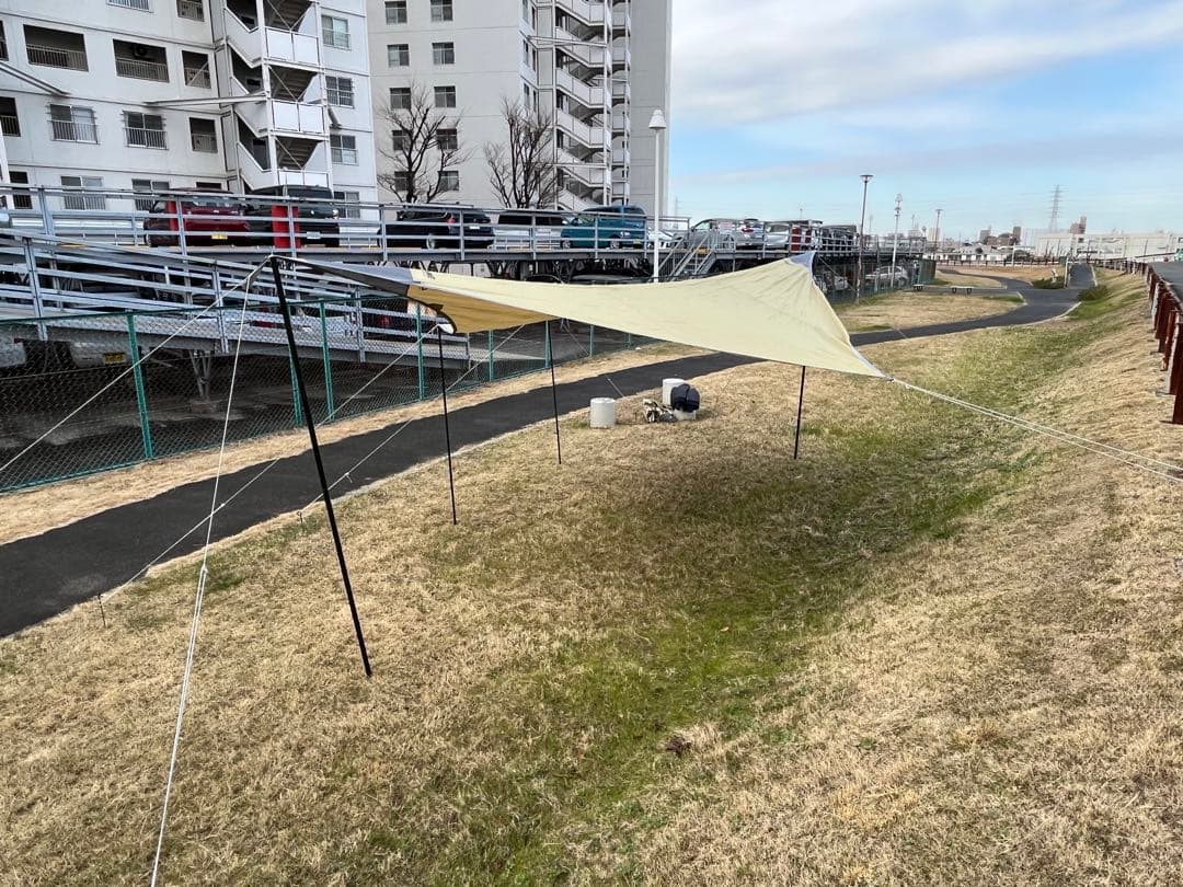 ユニフレームREVO TARP※旧型　ヘキサ型タープ　ポール　ペグ　ハンマー付属