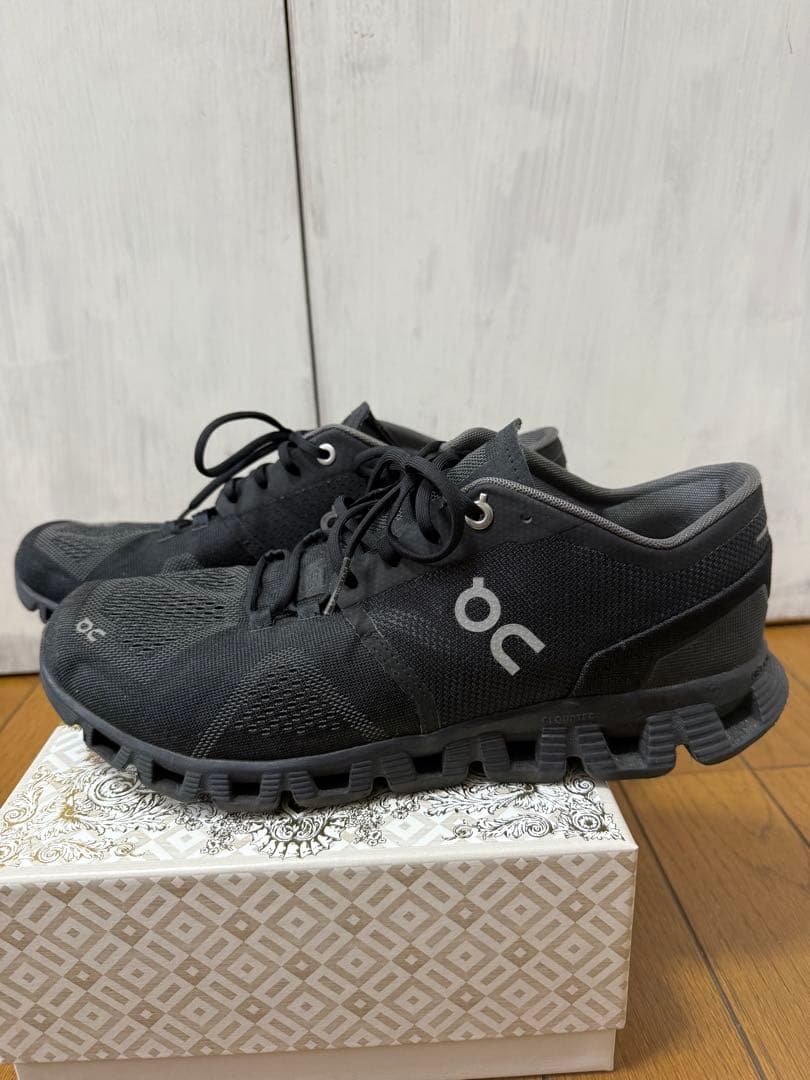 美品　正規品　On CloudX M8ブラック　26cm