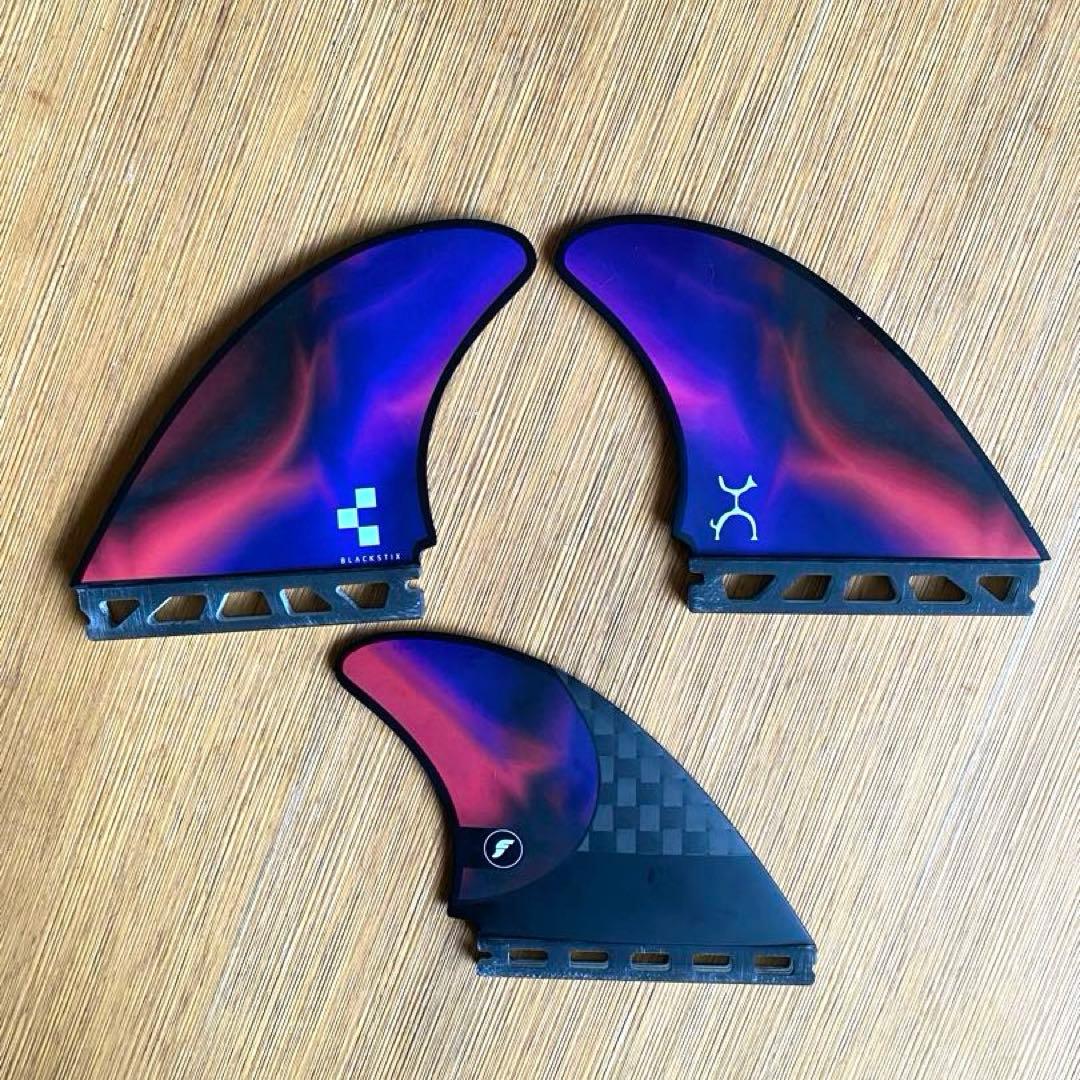 フューチャーフィン　ロブマチャドPivot BlackStix Lサイズ