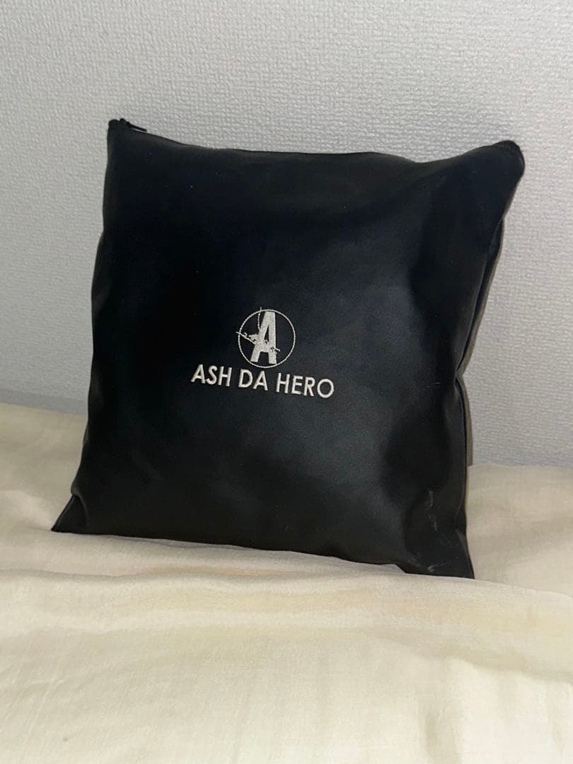 【ソロ時代】ASH DA HERO クッションケース付きブランケット
