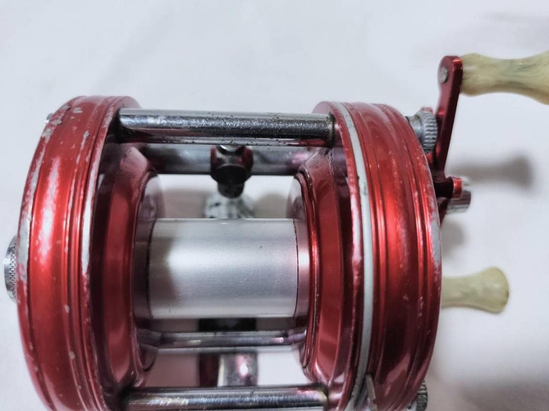 アブガルシア　アンバサダー5000 　ビンテージ　リール abu 　レッド