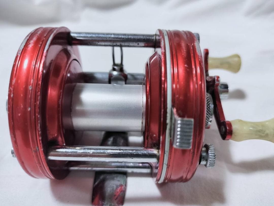 アブガルシア　アンバサダー5000 　ビンテージ　リール abu 　レッド