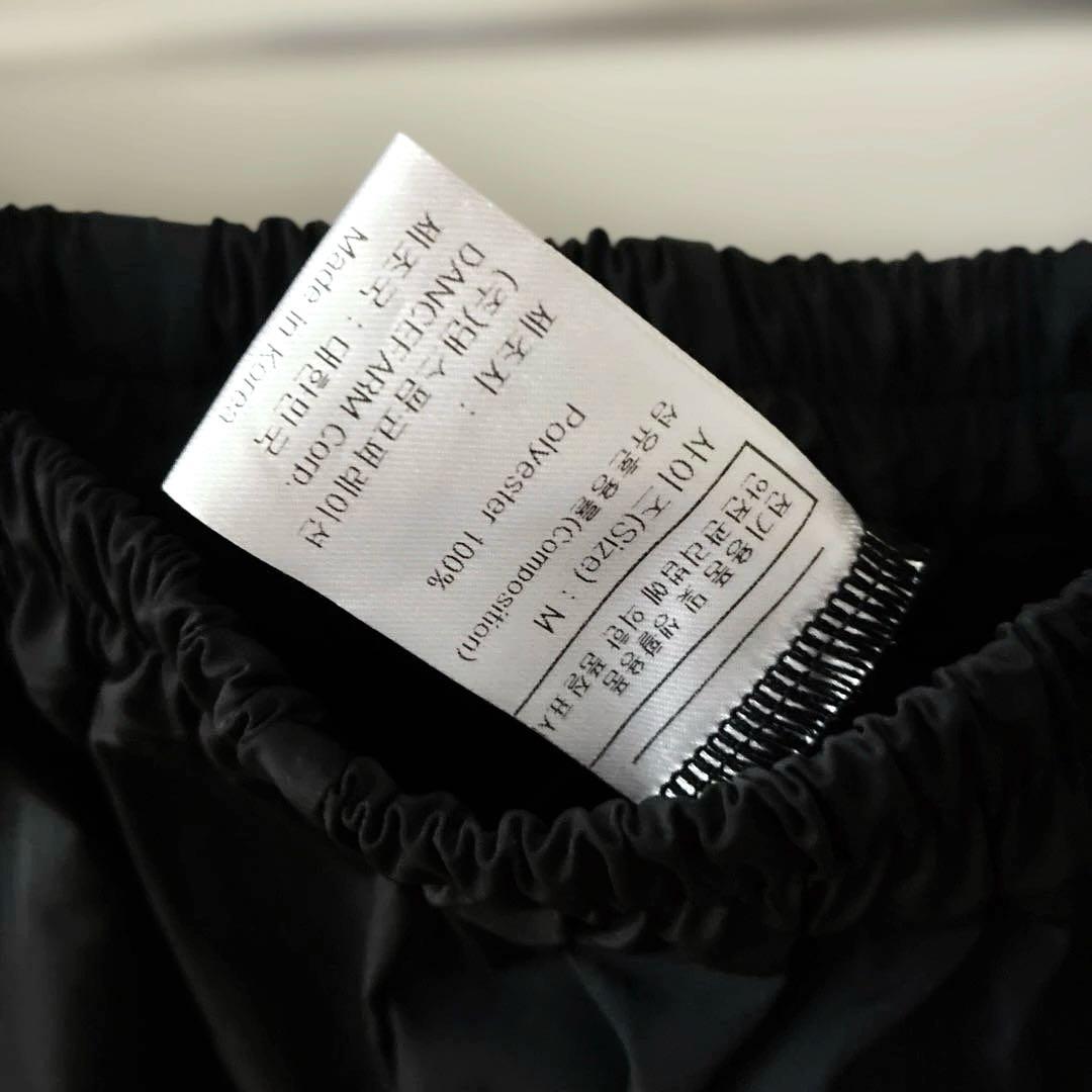 messiah バレエショートパンツ シルバーのロゴ付き　Mサイズ　ブラック