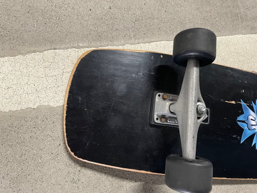 カーバー　スケートボード　サーフィン　carver U4