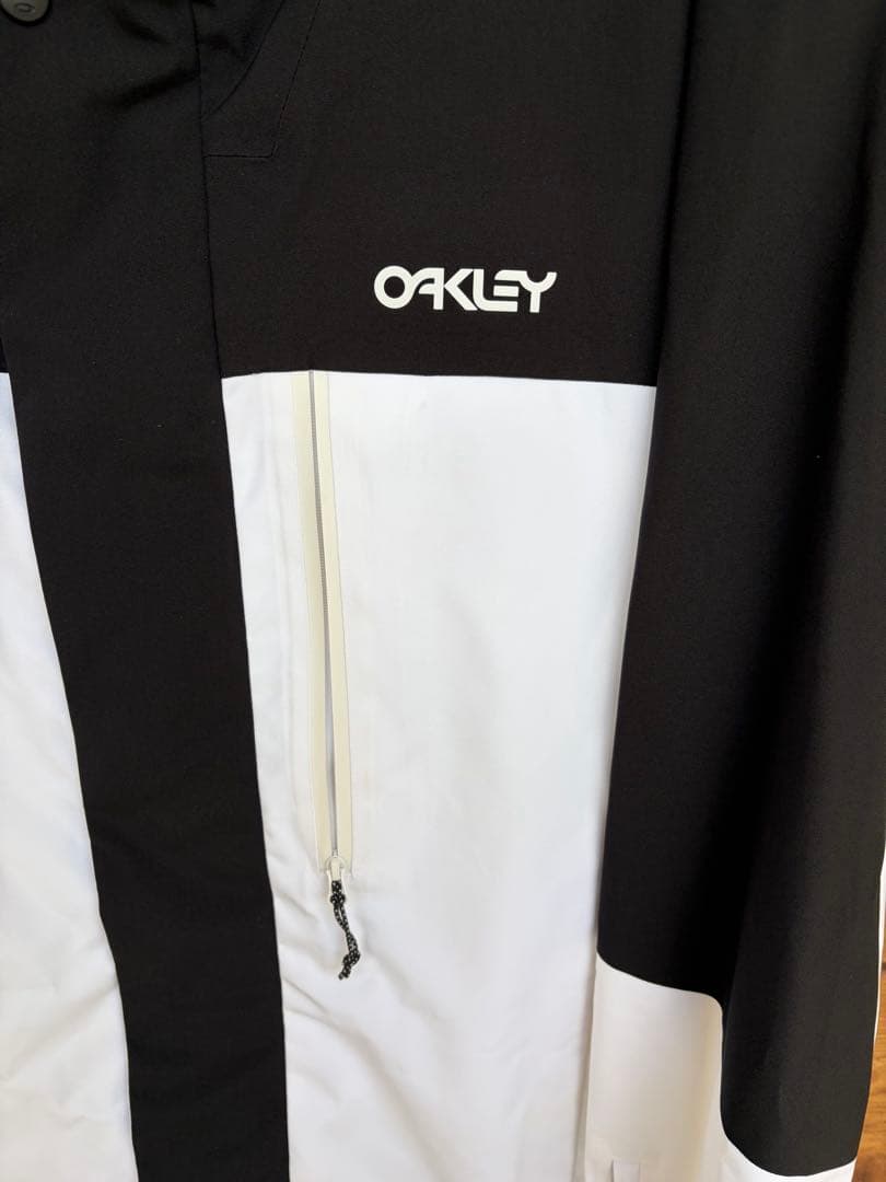 OAKLEY ウェア　Mサイズ　中古