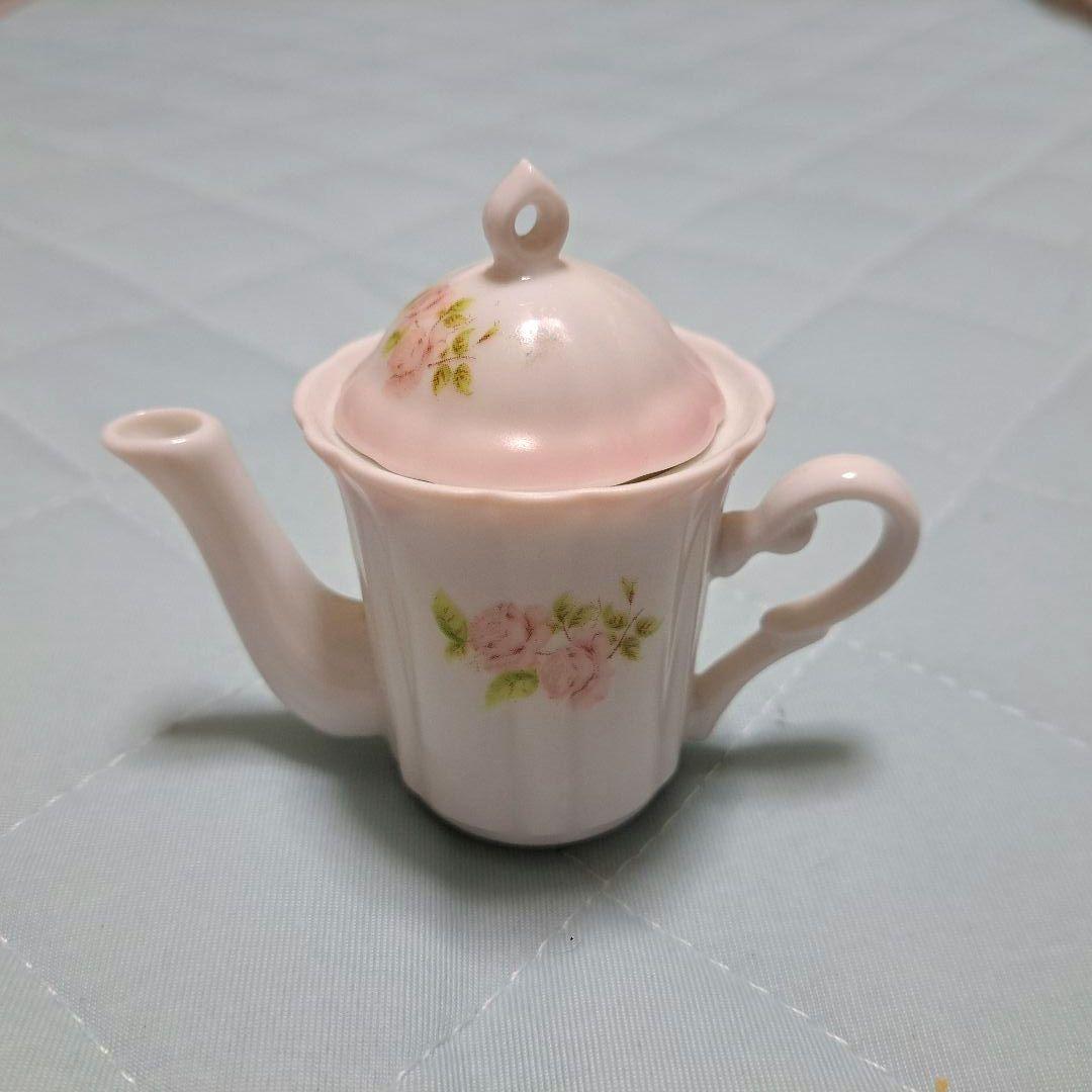 イマン ダイアナローズ 陶器ミニチュアセット
